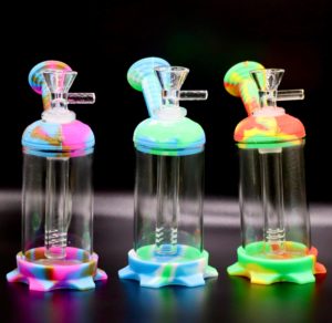S002 – 3″ Mix Bee Design Silicone Nectar Collector With Cap (Assorted)